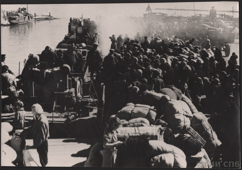 Обложка = Эвакуация на Ладожском озере. 1941-1942 гг. Б.П. Кудояров. ГМИ СПБ