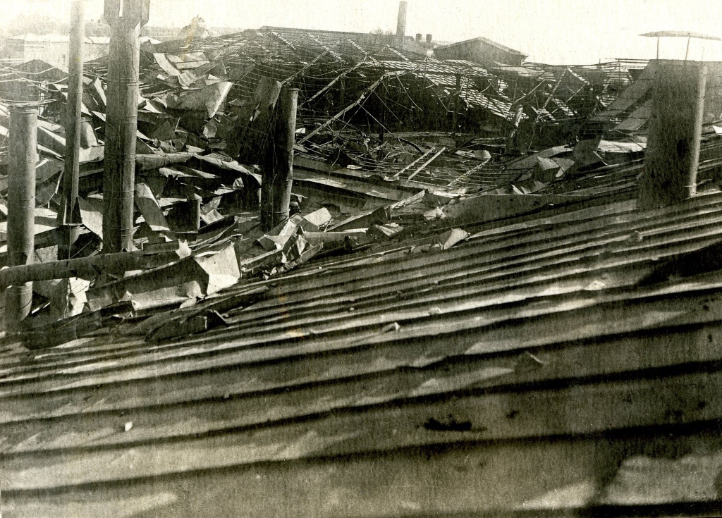 Разрушения на Кронштадтском Морском заводе в 1941 г. Цех № 5. Фото: пресс-служба Музея истории Кронштадта.